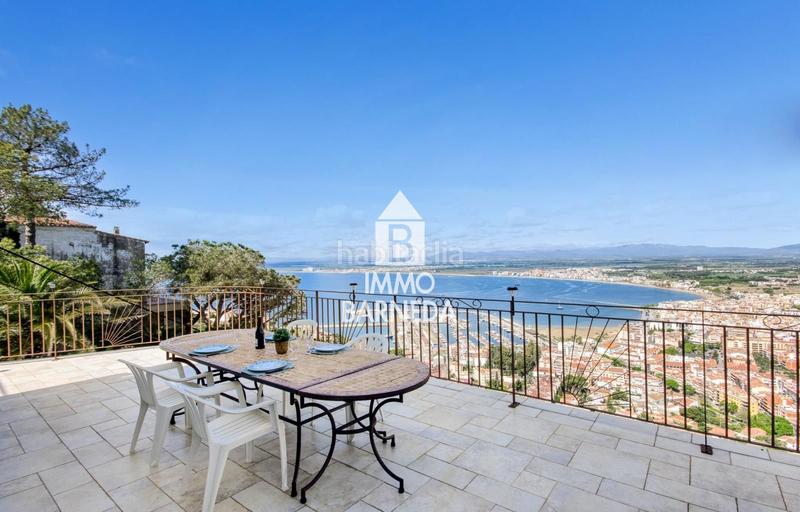 Foto 80d6ae43-ebe8-49e6-ae98-5a579f82e006. Chalet en ramon llull 21 villa mediterránea con alma, vistas impresionantes y oportunidad única de inversión en Roses