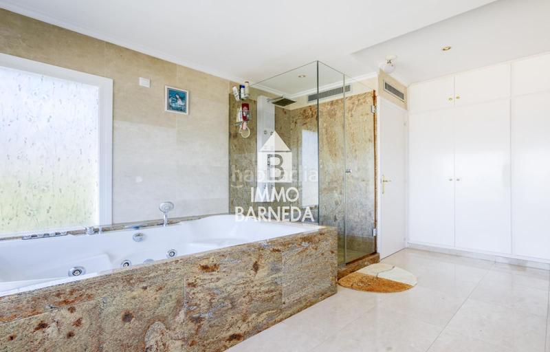 Foto 871d6a8f-24a7-44f2-b007-52781805da8f. Chalet en ramon llull 21 villa mediterránea con alma, vistas impresionantes y oportunidad única de inversión en Roses
