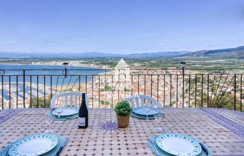 Foto d67c83d0-436c-4f07-b8dd-12b89ac746a2. Chalet en ramon llull 21 villa mediterránea con alma, vistas impresionantes y oportunidad única de inversión en Roses