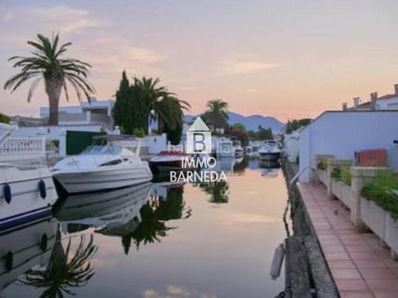 Foto f5ca0c50-7e14-41b5-8d21-eae0cf84a74b. Piso en muga sin número acogedor apartamento con vistas al mar, a solo unos pasos de la playa en Empuriabrava