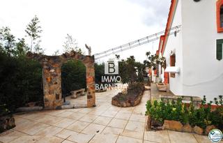 Xalet a Riera - la almadrava 15. Casa con jardín y dos apartamentos.