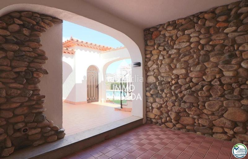Foto b6e6ad8a-fdfd-40bb-960f-4c52c6f132ab. Piso en puigmal e1 44 acogedor apartamento con vistas despejadas en una zona tranquila en Empuriabrava