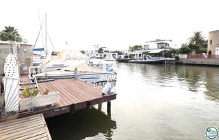 Xalet a Port joan 51. Venta de casa con gran amarre en santa margarita, roses