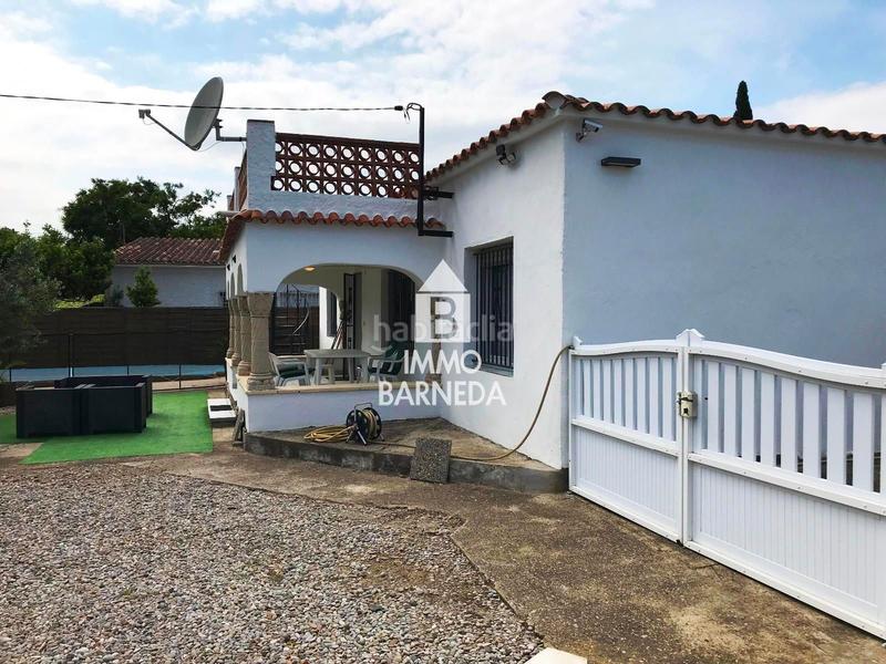 Foto 59455139-a1f9-46b5-ba54-35e0a81f78e1. Chalet en baix camp 4 amplia casa con piscina en venta en mas boscà en Roses