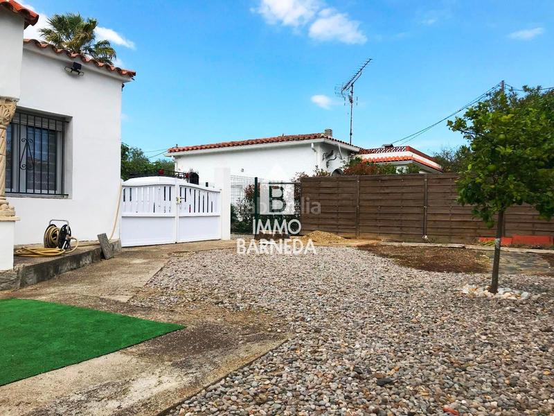 Foto 6d5a0b1a-8574-4e9c-acdd-6e8b4589eff9. Chalet en baix camp 4 amplia casa con piscina en venta en mas boscà en Roses
