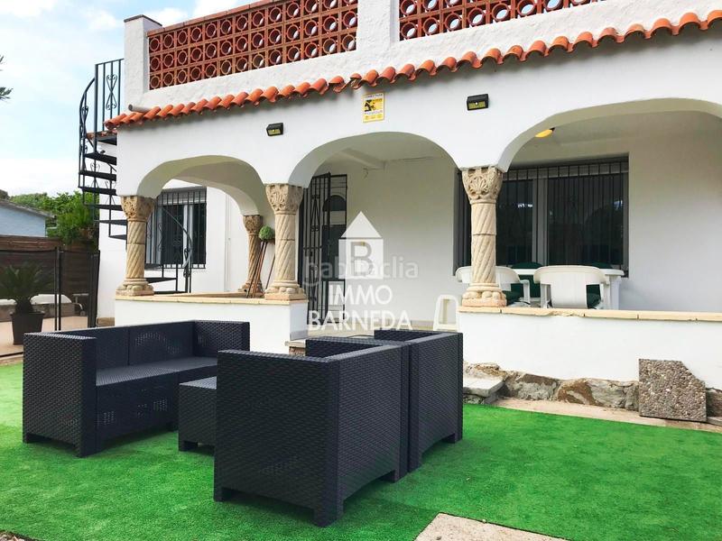 Foto 6eb6d9ca-2cab-45b1-aaab-f3b694c313ed. Chalet en baix camp 4 amplia casa con piscina en venta en mas boscà en Roses