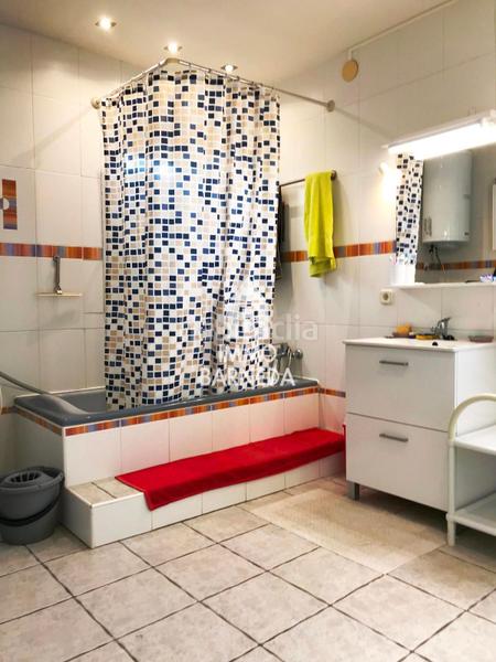 Foto dee07ec2-dce4-45ee-a9e9-1501b4f90562. Chalet en baix camp 4 amplia casa con piscina en venta en mas boscà en Roses