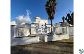 Xalet a Falconera 35. Casa con piscina y amarre 12.25 x 3 cerca del mar en venta en em