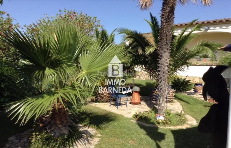 Foto 6aa1ea50-99b1-4418-bfdc-f35360734415. Chalet en malaga 10 casa independiente con piscina privada, amplio jardín y vistas despejadas en mas fumats, en Roses