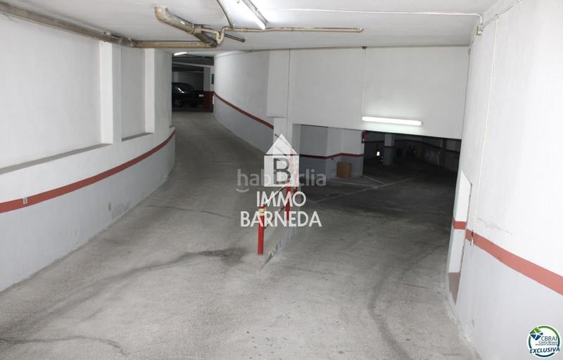 Foto 1d26e0c1-364c-4c19-b8bd-ed077f7027e3. Autoparkplatz in Centre Roses