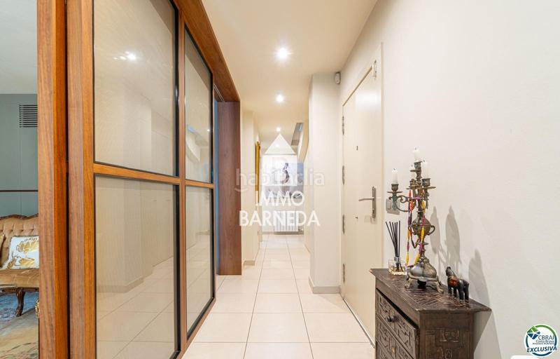 Foto 38a7c8d9-bd2f-4369-8435-acaf9d388a27. Piso en del almirallf gravina 43 dúplex en venta en centro. en Roses