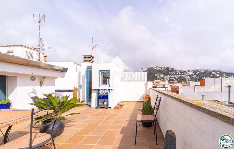 Foto a770f4f3-c23b-4993-8059-f45c415f4696. Piso en del almirallf gravina 43 dúplex en venta en centro. en Roses
