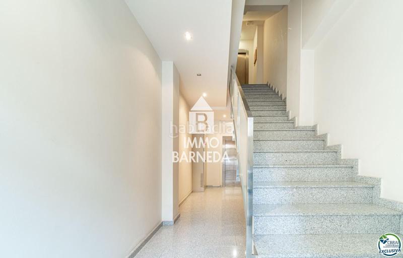 Foto cc0c3445-64e3-4f31-9a31-4fee022766a9. Piso en del almirallf gravina 43 dúplex en venta en centro. en Roses