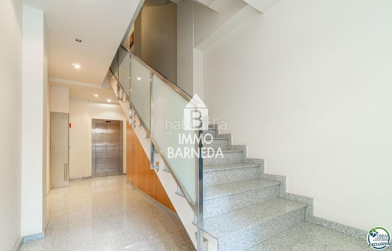 Foto f98ad6a1-add3-4e0b-964b-cdd09e7652f1. Piso en del almirallf gravina 43 dúplex en venta en centro. en Roses