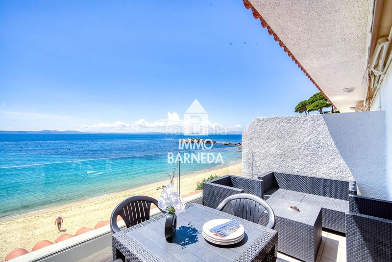 Foto 3bd9bf60-283a-4d22-a7d9-1c76fa4c8ca7. Piso en diaz pacheco 88 apartamento exclusivo completamente reformado en primera línea de mar con licencia turística playa de la almadraba, en Roses