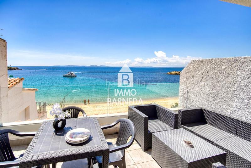 Foto 5a09dc73-7370-4e11-9a9c-7a13aba71b22. Piso en diaz pacheco 88 apartamento exclusivo completamente reformado en primera línea de mar con licencia turística playa de la almadraba, en Roses