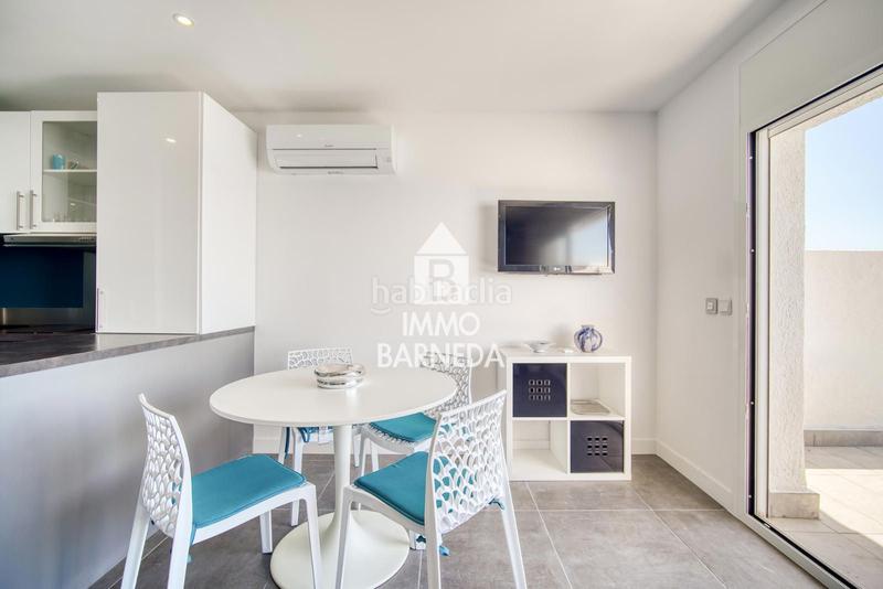 Foto 67c70fa4-7226-43d2-917a-30b8766155b7. Piso en diaz pacheco 88 apartamento exclusivo completamente reformado en primera línea de mar con licencia turística playa de la almadraba, en Roses