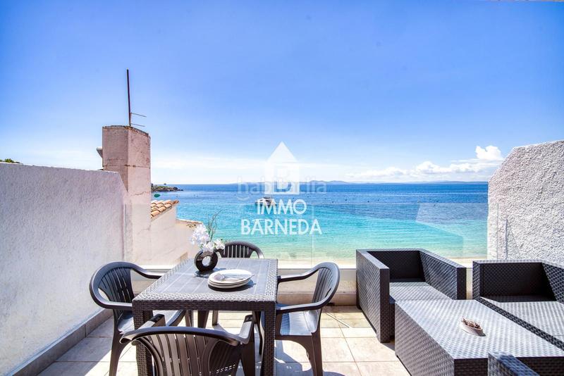 Foto 77c5eded-8822-495b-ba2a-cac678696e1f. Piso en diaz pacheco 88 apartamento exclusivo completamente reformado en primera línea de mar con licencia turística playa de la almadraba, en Roses