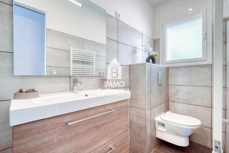 Foto ef6daaf8-b220-49e1-a22d-e25bc328a0e7. Piso en diaz pacheco 88 apartamento exclusivo completamente reformado en primera línea de mar con licencia turística playa de la almadraba, en Roses