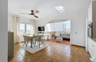 Piso  Avinguda de la platja 72. En venta  amplio estudio renovado con dormitorio independiente