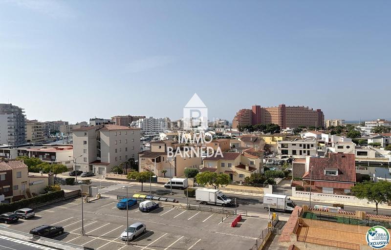 Foto 5b36c8f6-bd7a-41da-a0bf-e65e6ed6adb1. Piso en avinguda de la platja 72 en venta amplio estudio renovado con dormitorio independiente santa margarita en Roses