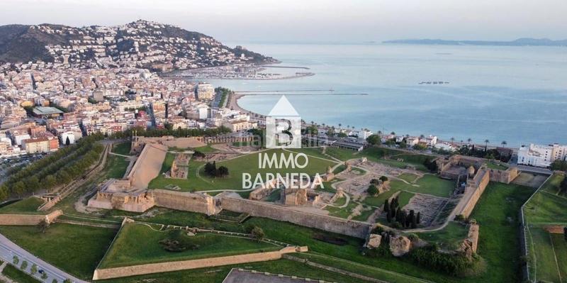 Foto c4ed702e-3b8c-4df1-9354-25d03aca7080. Piso en avinguda de la platja 72 en venta amplio estudio renovado con dormitorio independiente santa margarita en Roses