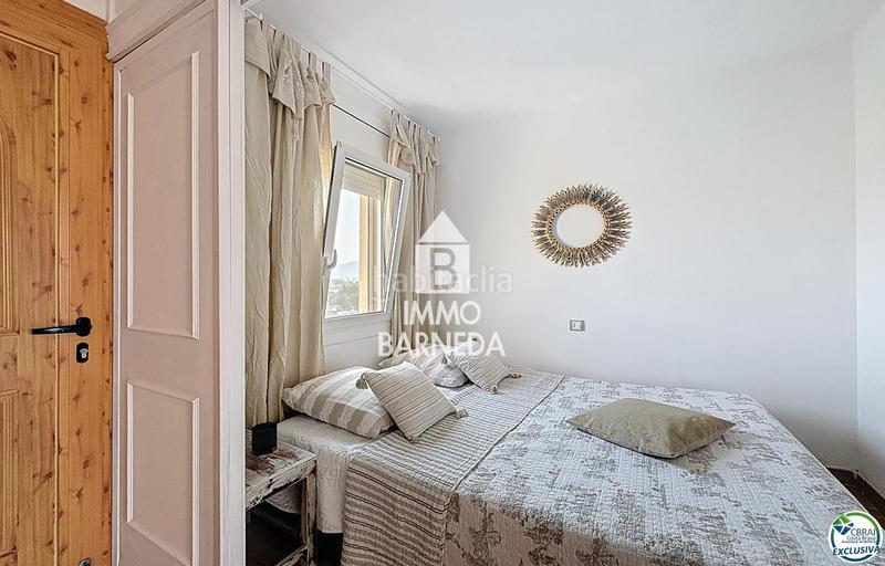 Foto f4878fd9-e73d-4714-9088-72fb6234fafd. Piso en avinguda de la platja 72 en venta amplio estudio renovado con dormitorio independiente santa margarita en Roses