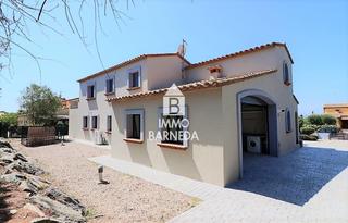 Chalet  Mig 4. Villa totalmente renovada en la exclusiva zona de peralada golf