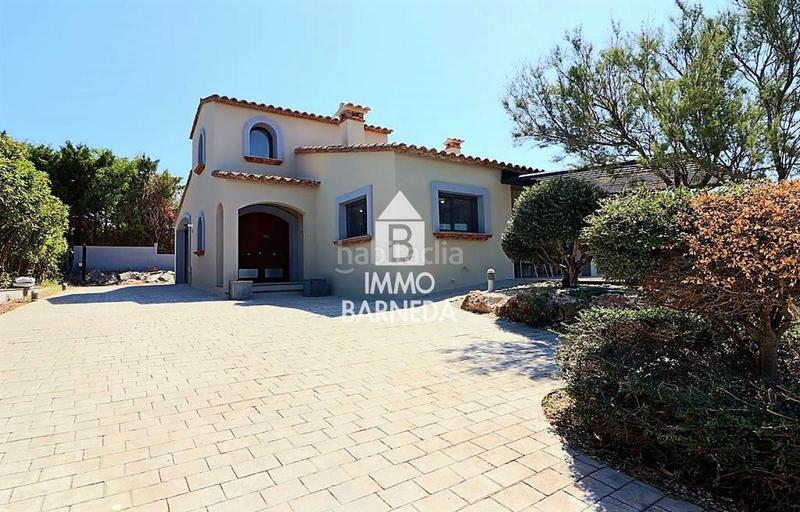 Foto 50f20fa5-9ccc-4b84-9b85-395177ea41f6. Chalet en mig 4 villa totalmente renovada en la exclusiva zona golf en Peralada
