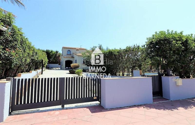 Foto bf73d155-9628-406e-a9c6-10a75aaf550e. Chalet en mig 4 villa totalmente renovada en la exclusiva zona golf en Peralada