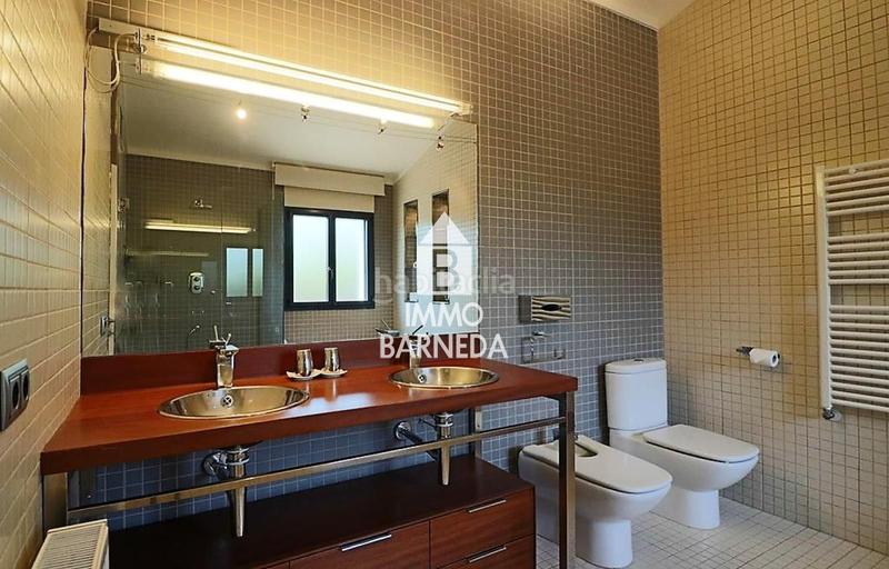 Foto de5b7527-0754-46b6-bfd4-f1a98b30dd3a. Chalet en mig 4 villa totalmente renovada en la exclusiva zona golf en Peralada