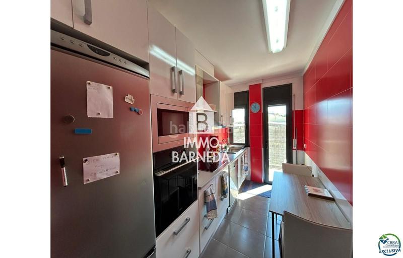 Foto 4ae1985f-8e13-44d3-95db-0fa04644984b. Piso en pla de roses 46-48 precioso duplex con ascensor en venta en un edificio de dos viviendas, plaza de parking en Empuriabrava