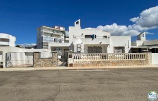 Chalet  Cala d´or 1. Bonito chalet adosado con 321 m2 de parcela, 120 m2 construidos.