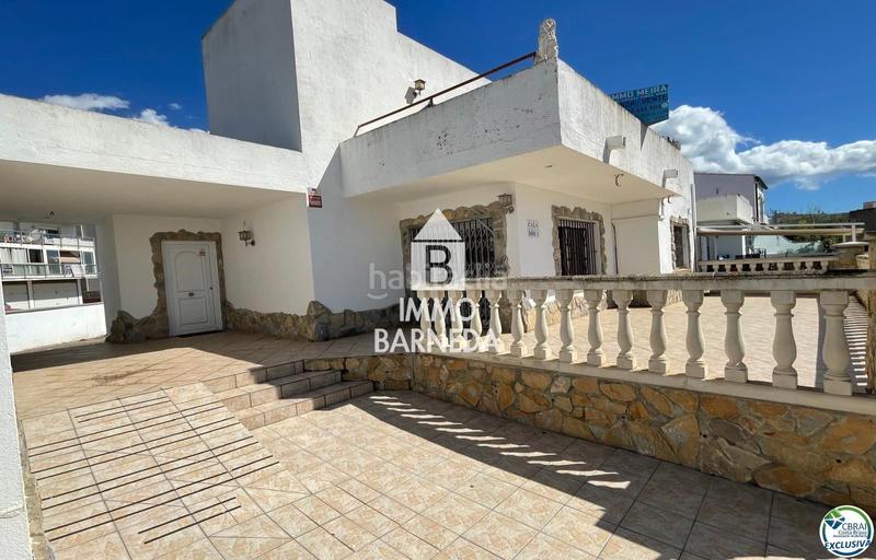 Foto b48624ed-d981-4809-8ee1-21097135c89a. Chalet en cala d´or 1 bonito chalet adosado con 321 m2 de parcela, 120 m2 construidos. en Roses