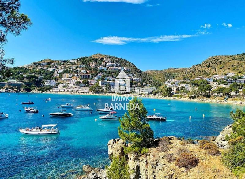 Foto b9fa33d6-84dd-4e53-b843-9f796023e806. Chalet en cala d´or 1 bonito chalet adosado con 321 m2 de parcela, 120 m2 construidos. en Roses