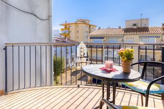 Pis  Calderon de la barca 32. Bonito apartamento a 100 metros del mar en la zona de salata