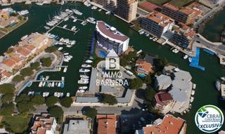 Aparcament cotxe a Cap de la gola 30. Amarre en venta en port trébol  santa margarita roses