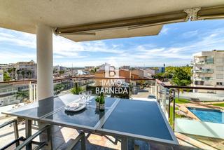 Etagenwohnung  Nord 34. Apartamento con gran terraza, vistas al canal, piscina y licenci