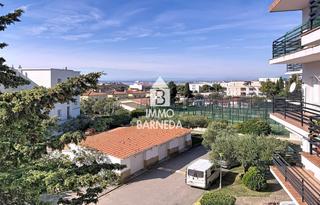 Pis  De brusel.les 16. En venta  apartamento de 3 dormitorios con gran terraza en mas o