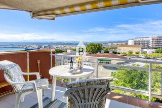 Appartement  Merce rodoreda 1. Espectacular apartamento en primera línea de mar en roses  zona
