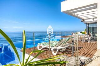 Chalet  Diaz pacheco 56. Villa moderna con vistas al mar, piscina infinita y licencia tur