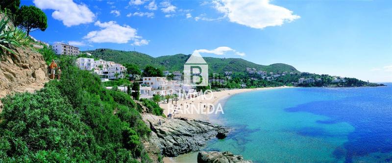 Foto 4bd1cb92-cd8f-4320-b6eb-e4d7385dd9cc. Chalet in urgell 11 in Nord Roses