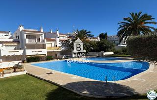 Appartamento  De josep carner 08. Encanto y serenidad en la residencia els jardins