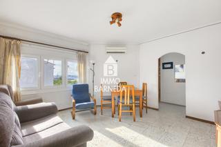 Pis  Lutgardo lópez 13. Apartamento con vistas al puerto en el emblemático barri dels pe