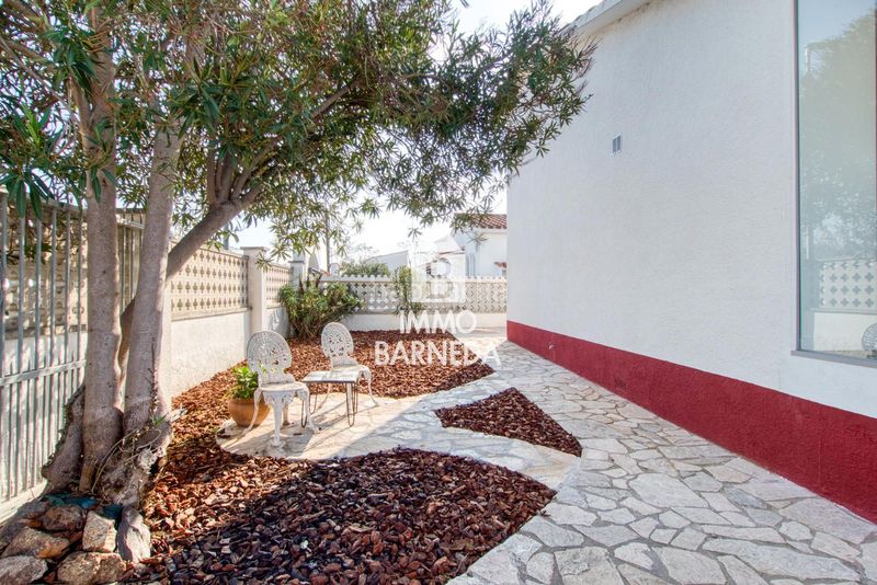 Foto d8f423ee-7229-45af-bc0d-f532bf1b680a. Casa a carlit 35 a Carlit - Montseny Empuriabrava