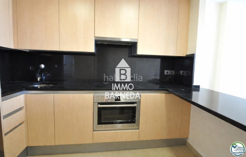 Foto 6476e45b-d480-459d-9926-ec5d23274734. Piso en del cap de la gola 28 encantador apartamento con licencia turística y vistas al canal en Roses