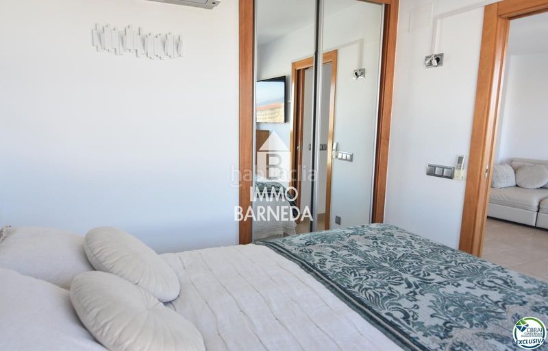 Foto b33aac8f-4bc0-4ee3-b8bd-47d5bd3f7b7e. Piso en del cap de la gola 28 encantador apartamento con licencia turística y vistas al canal en Roses
