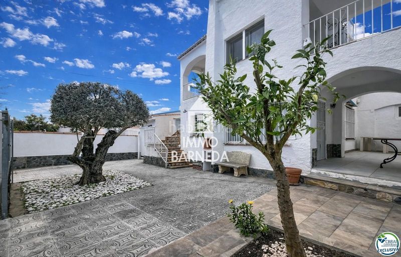 Foto 52c9119a-2d14-4933-99fc-866655a4d212. House in montseny 138 in Carlit - Montseny Empuriabrava