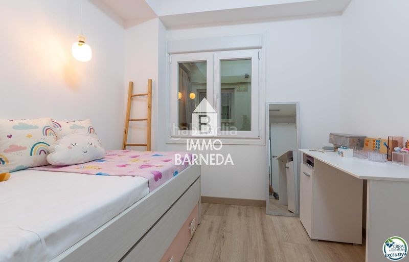 Foto e0dac4fa-5ece-4cb6-bba4-b668b6f3cdf8. Pis a de madrid 35 a Centre Roses