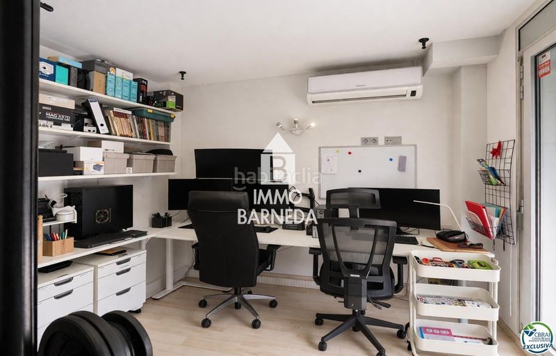 Foto 2664233d-c0d2-407d-a297-ca5e3e09e695. Pis amb calefacció aparcament a Centre Roses